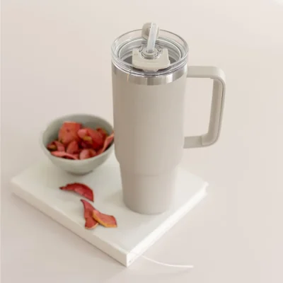 Stor termokop med sugerør - 885 ml - Cream Beige