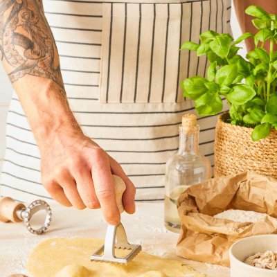 B�rneforkl�de med lomme i 100% bomuld - Stribet