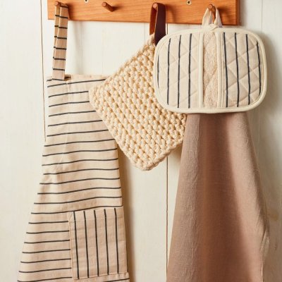 B�rneforkl�de med lomme i 100% bomuld - Stribet