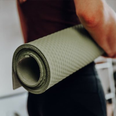 Yogamtte i naturgummi - Skridsikker - Olivengrn