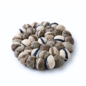 Coasters in small felt wool balls - 22