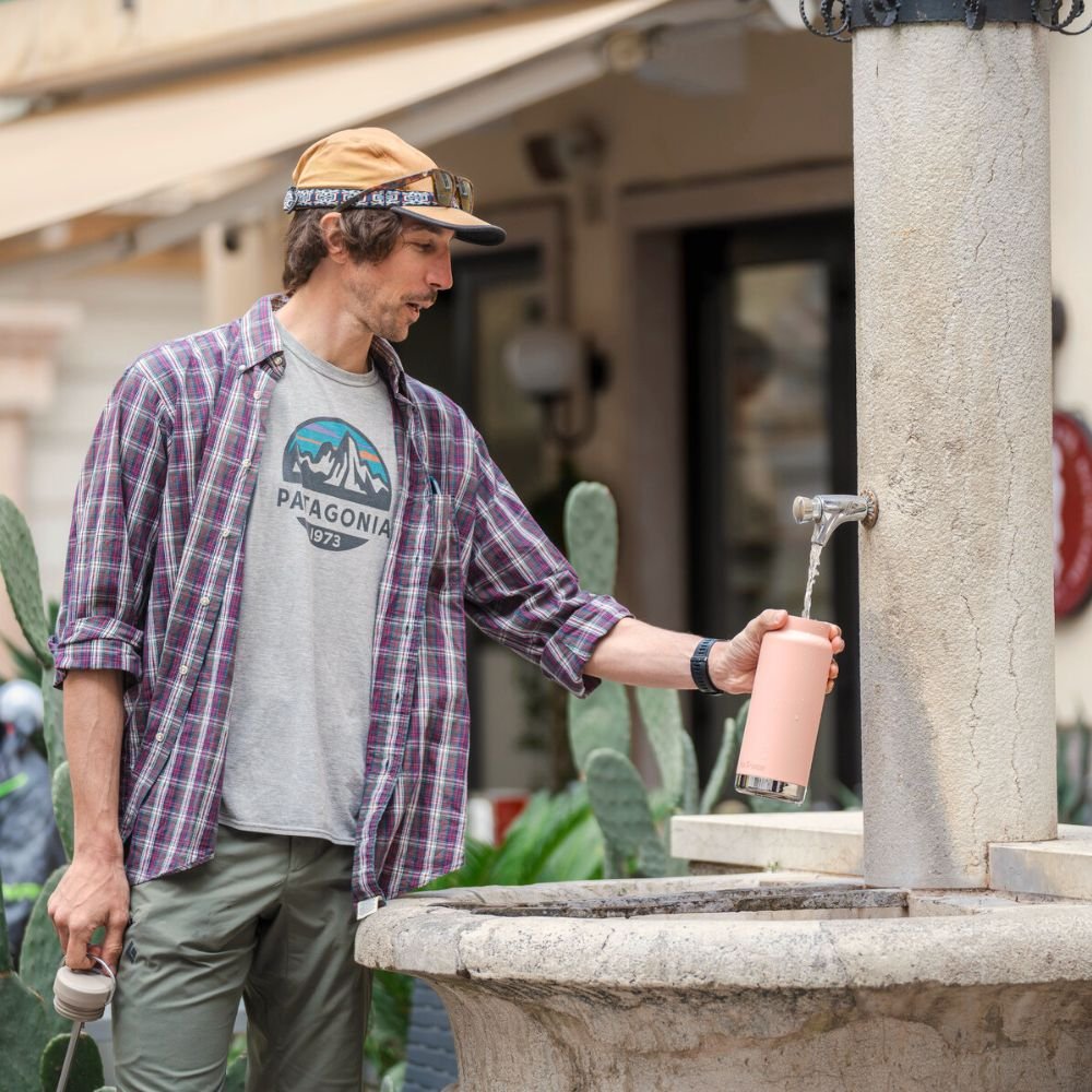 Insulated water bottle with straw - 946 ml - Peach