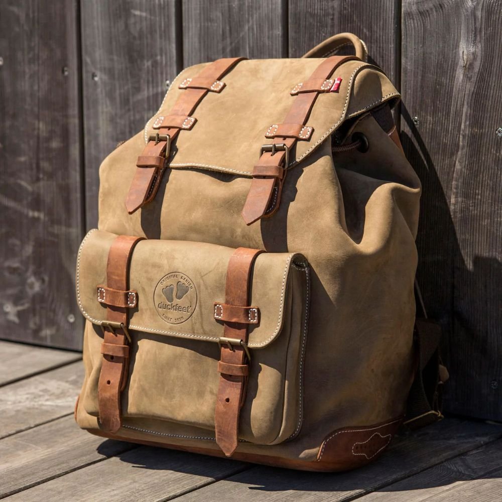 Leather backpack with drawstring - Olive