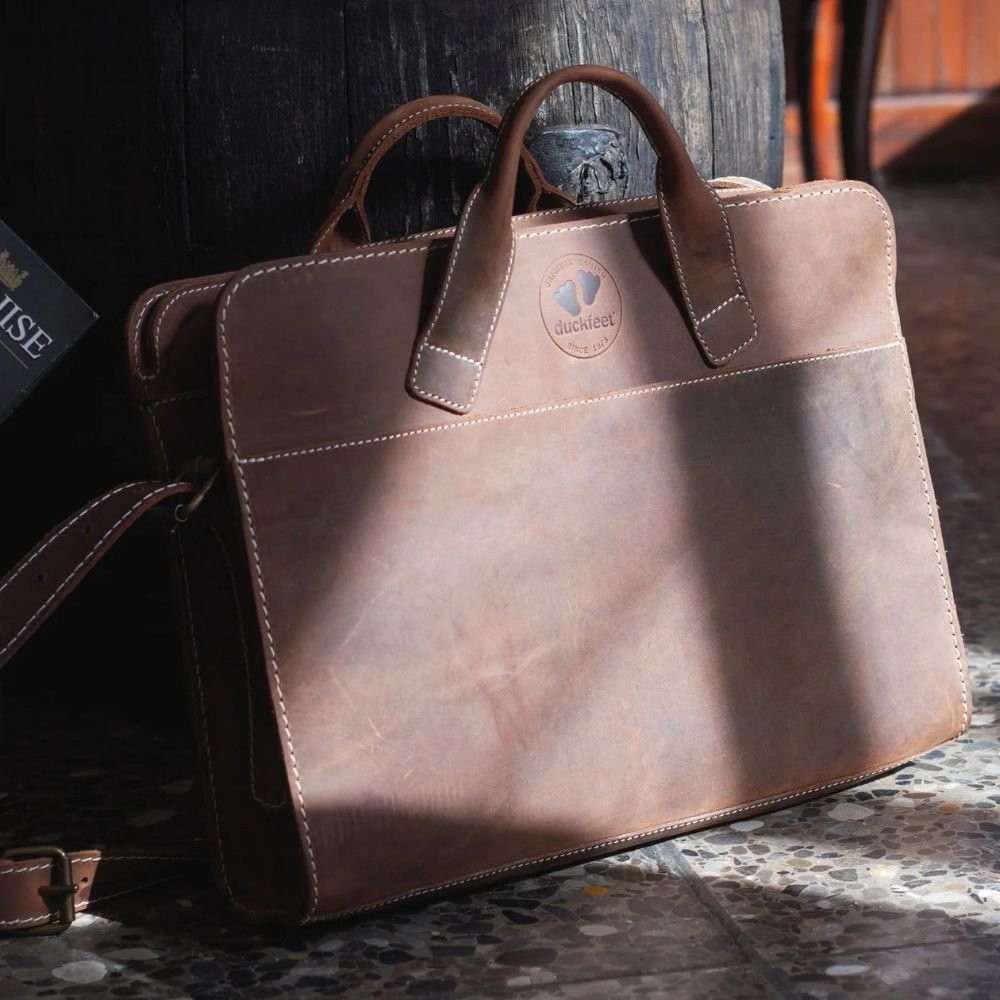 Document Folder in Terracare Leather - Cocoa