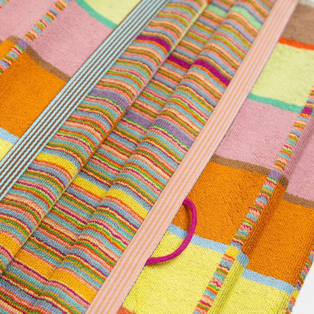 Bath Towel #68 - Odds & Ends - Criss Cross