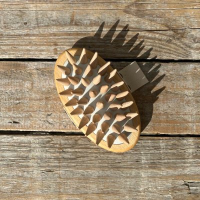 Massage brush for the scalp - beech wood