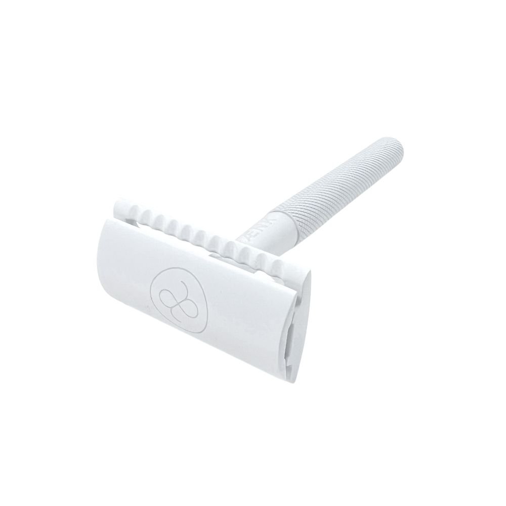 DE safety razor - Closed Comb shaver - White