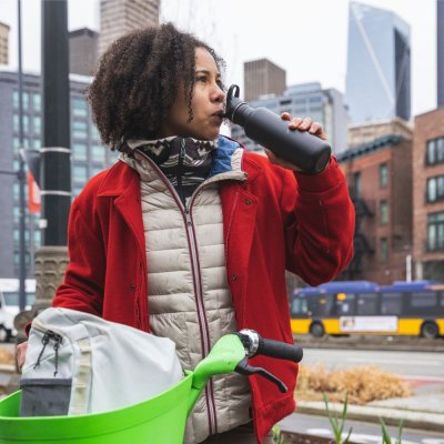 Vattenflaska med sugr�r & sportkork - 800 ml - Svart