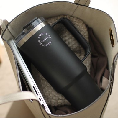 Gro�er Thermobecher mit Strohhalm - 885 ml - Black