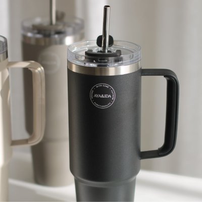 Gro�er Thermobecher mit Strohhalm - 885 ml - Black
