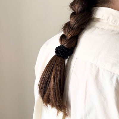 Silke Scrunchie 01 - morb�rsilke h�relastik - Black