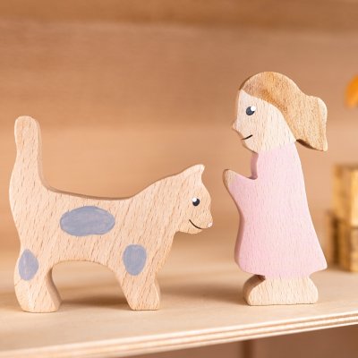 Girl - Wooden figure in beech wood