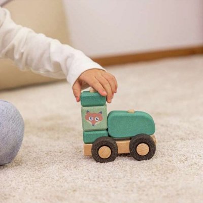 Frieda's tractor - wooden toy with cork stacking blocks